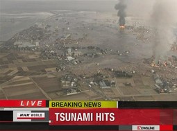 Tsunami nosi sve pred sobom prouzrokujući i požare