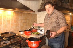  Kulinarske vještine i stečeno iskustvo Nenada Bare Teklića poznaju mnogi Splićani, najviše njegovi prijatelji