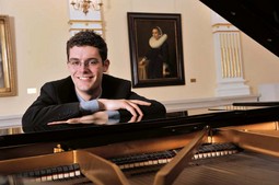 POTICAJ ZA USPJEH
Horvatić je uspješan student prve
godine poslijediplomskog studija klavira na Muzičkoj akademiji u Zürichu,