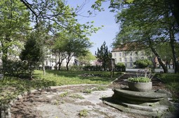 zapušteno dvorište Domobranske vojarne 