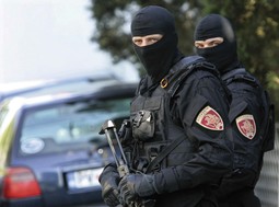 AKCIJA NA DEDINJU Pripadnici srpske specijalne policije koji su prošlog tjedna uhitili Jocića