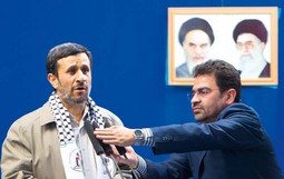 MAHMUD AHMADINEDŽAD Iranski
predsjednik poznat je po nijekanju holokausta i
naporima da Iran razvije nuklearnu tehnologiju