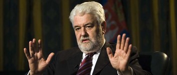 Srpski premijer nMirko Cvetković bio je šef Agencije za privatizaciju 2003., a
2008. kao šef vlade u tajnosti je odlučio da se garancije Srbije prema Lukoilu produljuju na još pet
godina