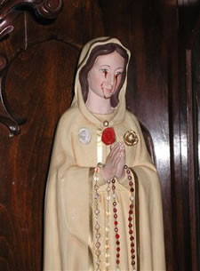 Kip djevice Marije koji lije krvave suze nalazi se u kapelici Belen College u istočnom Caracasu