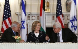 Hillary Clinton, Mahmud Abas, Benjamin Netanyahu; FOTO: Reuters