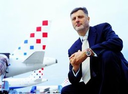Grupa Croatia Airlines ostvarila je u prvih šest mjeseci godine 22,9 mil. kuna neto dobiti, prema gubitku od 69,7 mil. kuna zabilježenog u istom razdoblju lani.