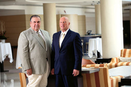Investitori u Splitu-Slavko Bošnjak, suvlasnik hotela Lav i jedan od direktora australskog Unilifea, s izvršnim direktorom te tvrtke Alanom Shortallom