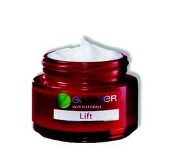 Učinak kreme Garnier Lift temelji se na ekstraktu trešnje i đumbira koji zatežu i učvršćuju kožu te pomažu u ublažavanju bora