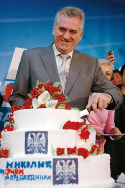 Tomislav Nikolić u kampanji nije spominjao svoju titulu četničkog vojvode niti je nosio bedž s likom Vojislava Šešelja