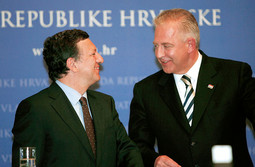 Ivo Sanader i José Manuel Barroso, predsjednik Europske komisije koja smatra da Hrvatska ne može raskrstiti s korupcijom i pretjeranim državnim subvencijama