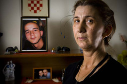 MISIJA JEDNE MAJKE
Jadranka Despić, majka Frane Despića, koji je prije 20 mjeseci u sukobu dviju skupina
smrtno stradao u zagrebačkom parku
Ribnjak, želi saznati tko je ubio njezina sina