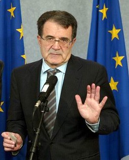 Odavno se tvrdi da Prodi svoju političku budućnost vidi u Italiji, ali nije sasvim jasno gdje.