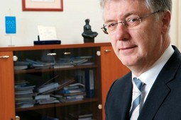 DAMIR KUŠTRAK jedan je od vodećih članova
Hrvatske udruge poslodavaca, ujedno i član
predsjednikova Ekonomskog savjeta