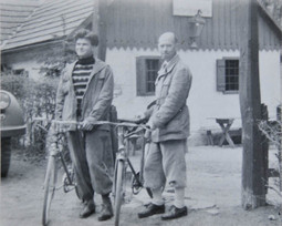S ocem Mladenom-Guy Paić s ocem Mladenom Paićem, jednim od osnivača Instituta 'Ruđer Bošković' i Instituta za fiziku