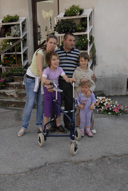 Malena Magdalena Štimac s roditeljima Teom i Zdravkom koji su čitav život posvetili borbi za ozdravljenje svoje kćeri