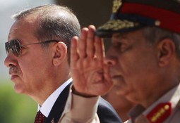 Turski premijer Erdogan i zapovjednik egipatske vojske Hasan al-Roveni