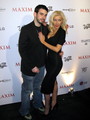Christina Aguilera i Jordan Bratman počeli su vezu 2002. godine, oženili se tri godine kasnije a pjevačica je ove godine ostala trudna s njihovim prvim djetetom