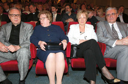 10 godina kasnije: Udovica Ankica i djeca Stjepan,
Nevenka i Miroslav na premijeri dokumentarnog filma o Franji Tuđmanu, u svibnju 2008. u
zagrebačkom kinu Europa