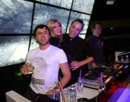 Bata Spasojević, Sandra Perović i Nenad Radujević svojom su glazbom rasplesali i Gerarda Butlera