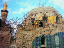 Ruševine slavne džamije - Šijitski vjernici bili su šokirani nakon što je skupina muškaraca u uniformama iračke vojske eksplozivom uništila jedno od njihovih najvećih svetišta