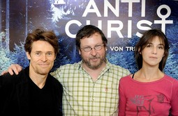 Willem Dafoe, Lars von Trier i Charlotte Gainsbourg, autori filma "Antikrist"
