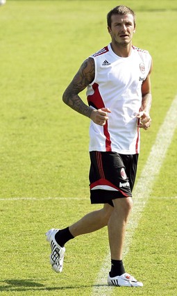 David Beckham tek je počeo trenirati u Milanu, a već se ozlijedio