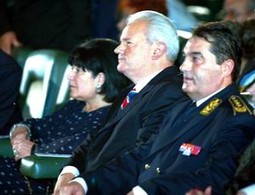 Generale Vojske Srbije i Crne Gore Nebojšu Pavkovića i Vladimira Lazarevića te policije Sretena Lukića i Vlastimira Đorđevića tužilaštvo Haškog suda u listopadu je optužilo za ratne zločine na Kosovu, počinjene 1998. i 1999.