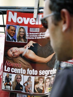 Berlusconi kontrolira većinu medija u Italiji, ali oni koji nisu pod njegovim nadzorom žestoko su se uhvatili afere s Noemi Letizijom