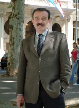 Hido Biščević, profesionalni diplomat koji je sudjelovao i u delikatnim pregovorima za vrijeme rata u Hrvatskoj i Bosni i Hercegovini do sredine 90-ih godina