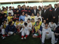 BRANKO IVANKOVIĆ u kampu iranske reprezentacije
tijekom posjeta kontroverznog iranskog predsjednika
Mahmuda Ahmadinedžada, velikog ljubitelja nogometa