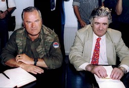Ratko Mladić i Radovan Karadžić