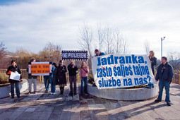 ČLANOVI UDRUGA svojim su prosvjedom upozorili hrvatsku javnost da su neki njihovi članovi bili pod istragom agenata SOA-e