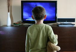 I djeci treba ograničiti večernje gledanje televizije