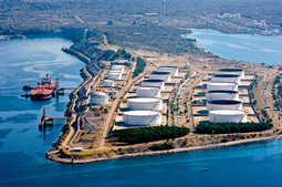 JANAF će udvostručiti kapacitete terminala u
Omišlju, koji sad ima površinu od 760 tisuća
prostornih metara spremničkih kapaciteta za
naftu i 60 tisuća za skladištenje naftnih derivata