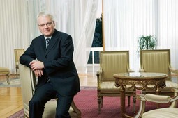 KORAK NAPRIJED Ivo Josipović smatra da
treba preuzeti
odgovornost za
političke procese te učiniti sve da ih
pomakne naprijed