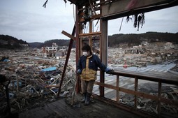 Razorni potres i tsunami ubio je 27 tisuća ljudi