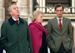 Nicolas Bazire s bivšim premijerom Édouardom Balladurom i njegovom suprugom Marie-Josèphe
