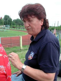 Vera Nikolić (55), atletičarka koja je 1966. i 1971. u trčanju na 800 metara bila prvakinja Europe, a u istoj disciplini 20. lipnja 1968. postavila i svjetski rekord s vremenom 2.00,5, danas je na jugu Srbije trenerica u Atletskom klubu Kruševac.
