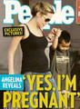Ponovo Angelina koja je 500 tisuća dolara naplatila i magazinu People za objavljivanje fotografija na kojima je vidljivo da je trudna