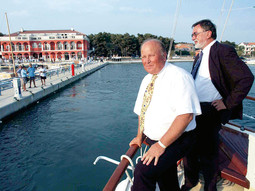 SLAVKO LINIĆ kao tadašnji predsjednik upravnog odbora HFP-a snimljen na jahti s mađarskim vlasnikom Primoštena Thomasom Vitezyjem