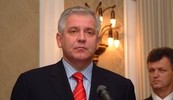 Cilj Ante Đapića je oslabiti Sanaderovu vladu do te mjere da bude prisiljena zamoliti pravaše da s njima koaliraju na nacionalnoj razini