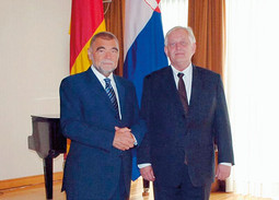 STJEPAN MESIĆ susreo se s njemačkim veleposlanikom pri dodjeli vjerodajnice 11. rujna 2006.