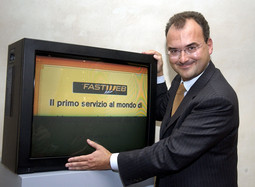 SILVIO SCAGLIA
Talijanski milijarder
predao se vlastima u
istrazi zbog pranja 2,2
milijarde eura, afere
u kojoj je njegova
tvrtka Fastweb s nekim
drugim tvrtkama
zakinula Italiju za više
od 300 milijuna eura