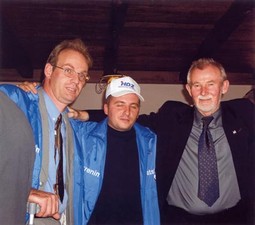 Ključni svjedok protiv Glavaša u slučaju 'garaže' Krunoslav Fehir (u sredini) u društvu Darka Bešteka i oca Gordane Getoš Magdić Andrije Getoša
